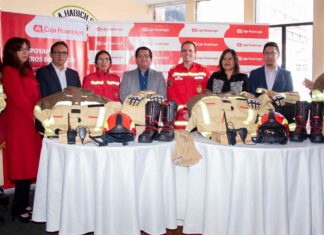 CAJA HUANCAYO DONA A BOMBEROS EQUIPOS DE PROTECCIÓN PARA INCENDIOS caja