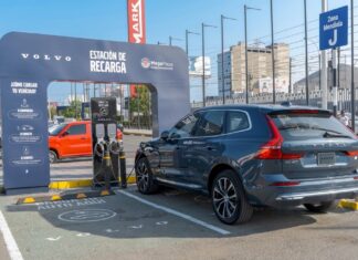 Volvo refuerza su protección del medio ambiente con la instalación de un cargador para vehículos eléctricos en Megaplaza volvo