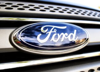 Ford repunta en sus ganancias, aunque sigue perdiendo dinero con los eléctricos ford