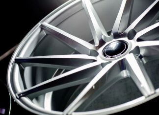 ¿Qué pasa si le pongo aros más grandes a mi carro? aros