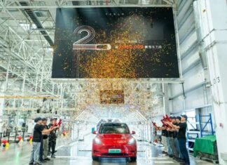 Tesla completó 2 millones de autos producidos en China tesla
