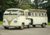 La Volkswagen Combi “dos en uno” existe y es una genial casa rodante vintage vocho