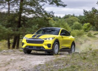 Ford Mustang Mach-E Rally: diversion fuera del asfalto mustang