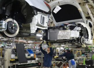 Toyota suspendió operación de las fábricas donde se producen Land Cruiser y RAV4