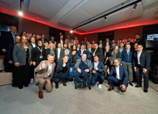 Porsche internaliza su atención a clientes en el mundo