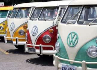 La furgoneta de Volkswagen que se convirtió en objeto de culto. Aqui su historia.