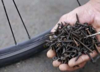 ¿Clavos en la carretera? 4 claves para evitar caer en trampas