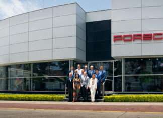 Porsche celebra 20 años en el Perú