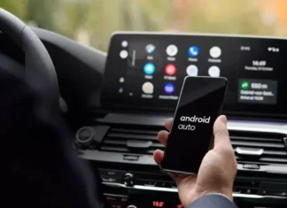 Google no se detiene y ya prueba nuevas funciones para Android Auto