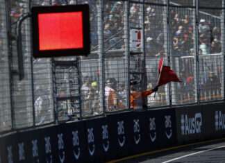 ¿Debe modificarse el cambio de neumáticos bajo bandera roja?