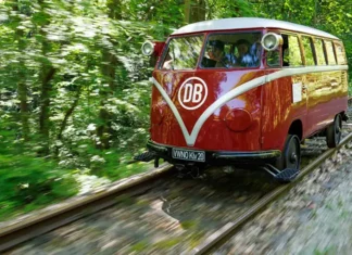 La Combi Ferroviaria restaurada por Volkwagen se presentará en el Bus Day 2024