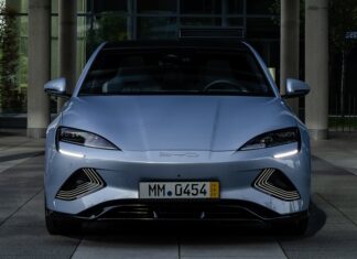 La vicepresidenta de BYD, Stella Li: «Seremos una marca europea más en cinco años»