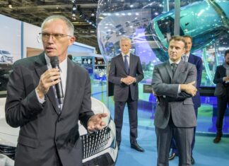 Carlos Tavares, CEO de Stellantis, asegura que no queda otra que «sobrevivir»