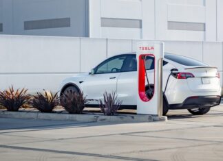 Ingeniero de Tesla alerta del peligro de usar mal los Supercargadores