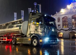 Mercedes-Benz eActros 600 suministra a la Oktoberfest de Múnich unos 82.000 litros de cerveza
