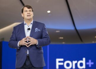 CEO de Ford: “nuestro próximo coche eléctrico igualará los costes de los de las marcas chinas”