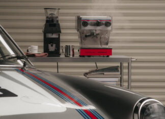 Porsche y La Marzocco presentan una máquina de espresso de edición limitada
