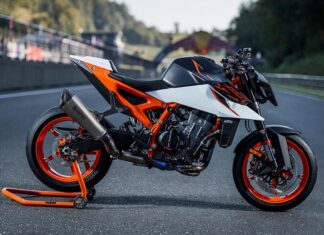 KTM 990 Duke R 2025: más potencia y menos peso