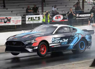 Mustang Super Cobra Jet 1800 rompe récord mundial de arrancones