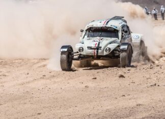 DunBee el Vocho que corrió en el Dakar 2015