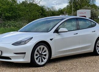 La NHTSA está investigando casi 2,6 millones de vehículos de Tesla