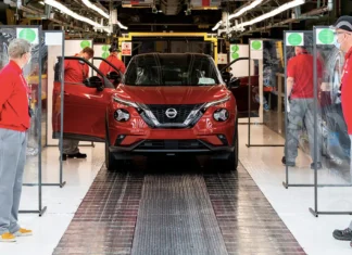 Nissan estaría cerca de cerrar varias de sus plantas