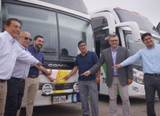 Divemotor refuerza el transporte interprovincial con la entrega de 17 buses Mercedes-Benz a Transportes Palomino