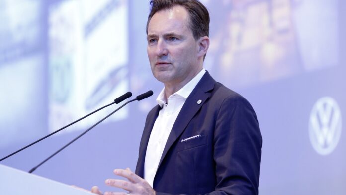 thomas-schafer-1_4_1000x563