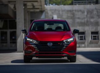 Nissan está considerando cerrar dos de sus fábricas en México