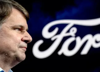 CEO de Ford: Autos eléctricos chinos son una «amenaza existencial»