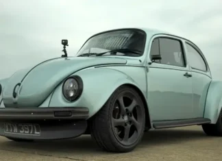 Este vocho de 450 hp se enfrenta a un Porsche 911 GT3 RS