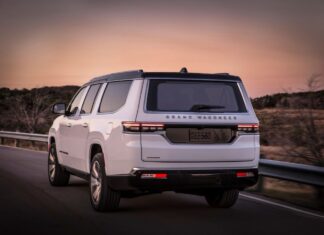 Jeep Grand Wagoneer: Un SUV de mal gusto