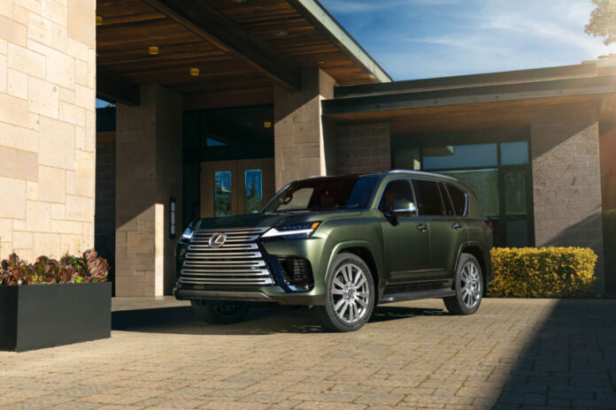 2026_Lexus_LX_700h_UltraLuxury_NoriGreenPearl_001-1068x712