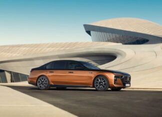 Autos del 2025 que estan comprado las celebridades de Hollywood