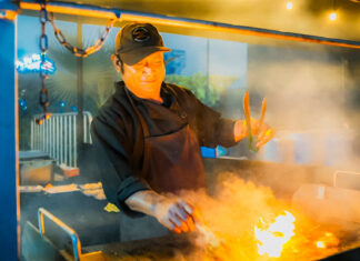 Lomo Saltado y Pan con Chicharrón en Vibra Perú 2025