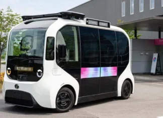 El minibús autónomo de Toyota ya rueda por las calles