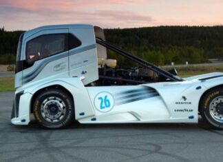 El camión que rompió todos los récords de las carreteras