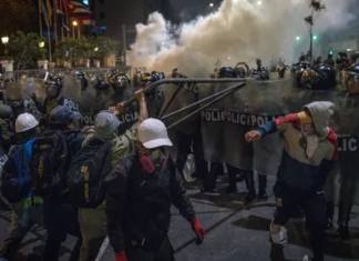 La izquierda busca capitalizar la tragedia del joven fallecido en la marcha