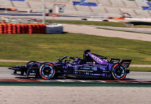 El Porsche 99X Electric adopta el diseño de camuflaje del Cayenne Electric para los test en Valencia