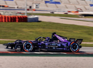 El Porsche 99X Electric adopta el diseño de camuflaje del Cayenne Electric para los test en Valencia