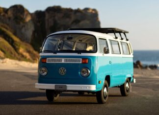 LA Auto Show: Volkswagen muestra la restaurada furgoneta T2