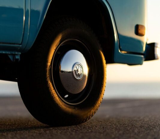 Volkswagen presentará en Los Ángeles la furgoneta T2 restaurada que sobrevivió a los incendios forestales de California