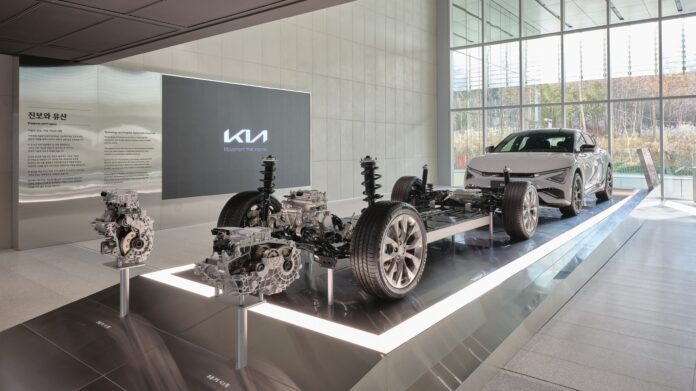 24065_Kia_Marks_80_Year_Journey_with_Ceremony_and_Exhibition_Celebrating_its