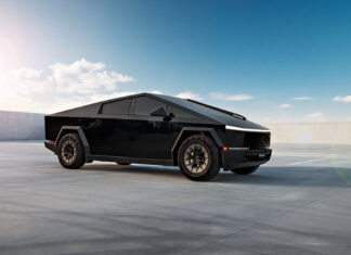 Unplugged Performance presenta el UP-RW Cyber Road Warrior