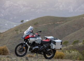 BMW R 1300 GS Adventure: renace más poderosa, ligera y tecnológica