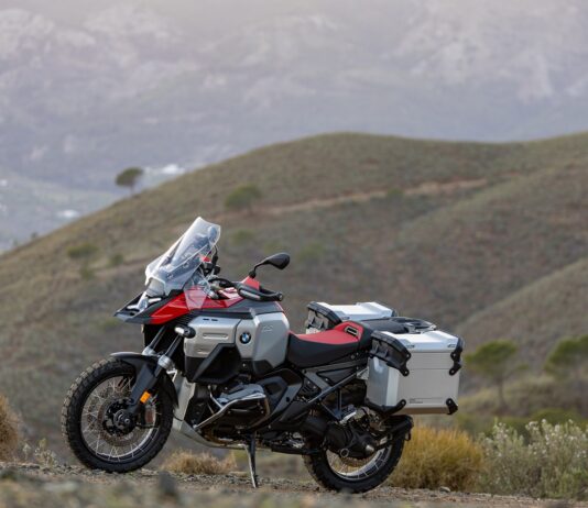 BMW R 1300 GS Adventure: renace más poderosa, ligera y tecnológica