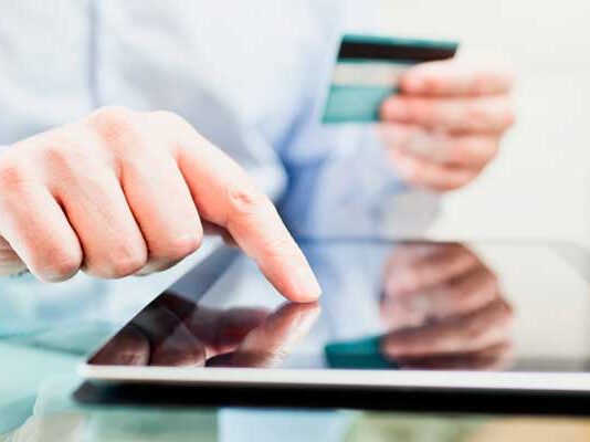 Cómo evitar fraudes y robos durante las compras de fin de año