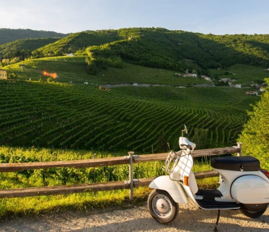 Vespa: el ícono eterno que convirtió la movilidad en estilo de vida