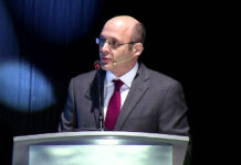 Dionisio Romero apuesta por educación y funda universidad en EE.UU.