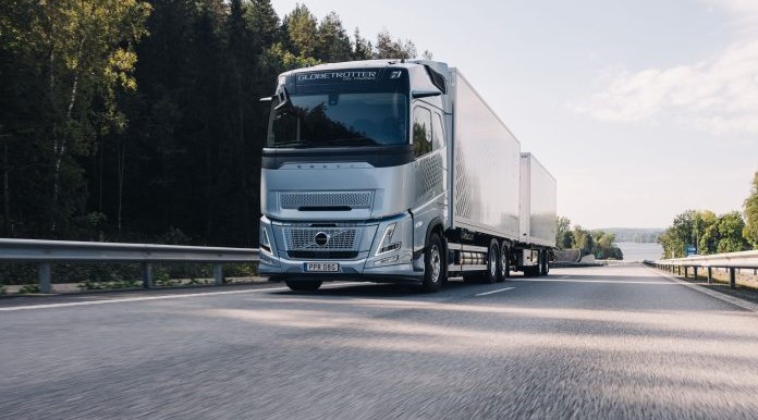 S7A1573_Original-file-696x464